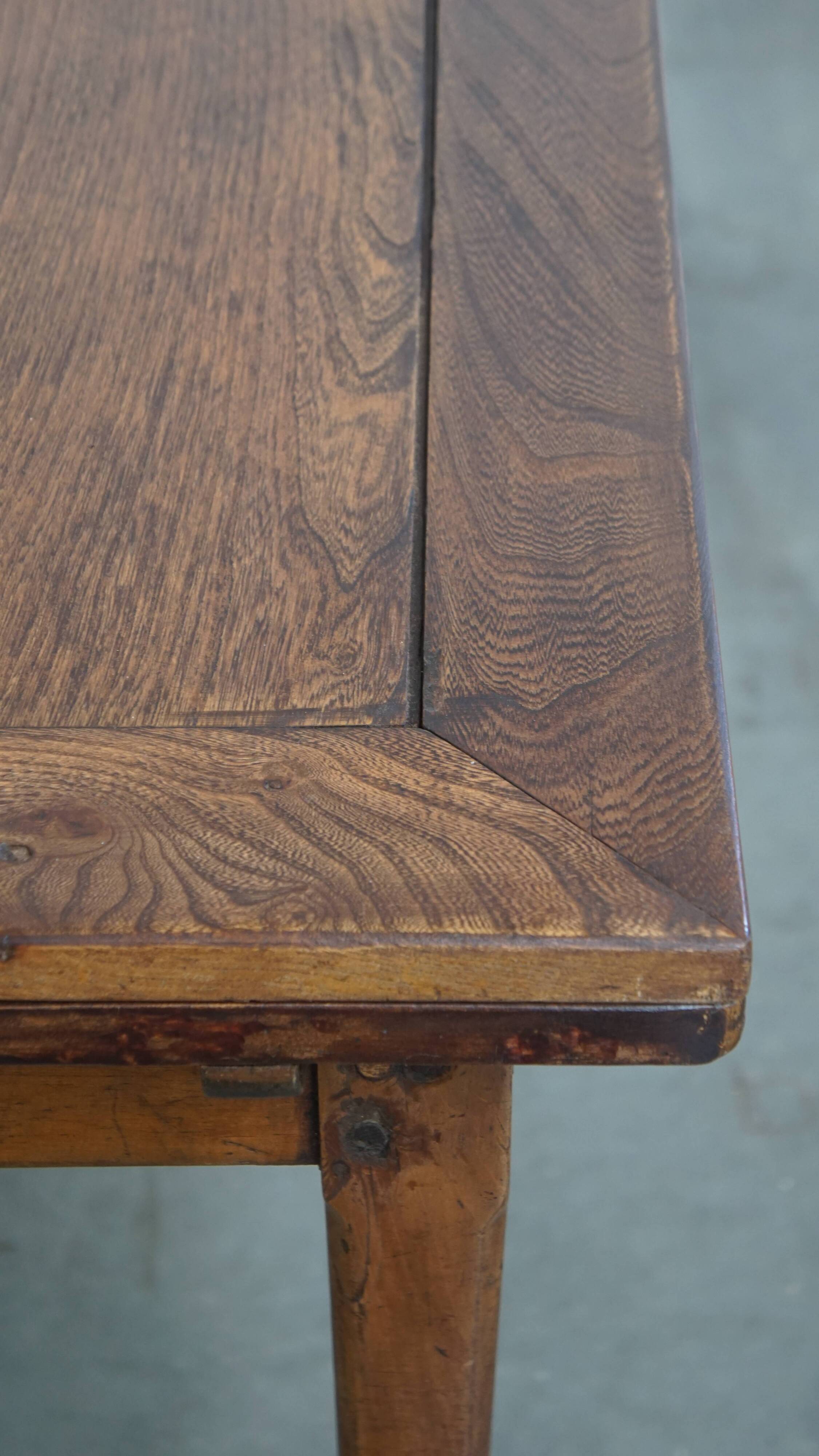 English Antique Extendable Dining Table in Elm and Cherry Wood