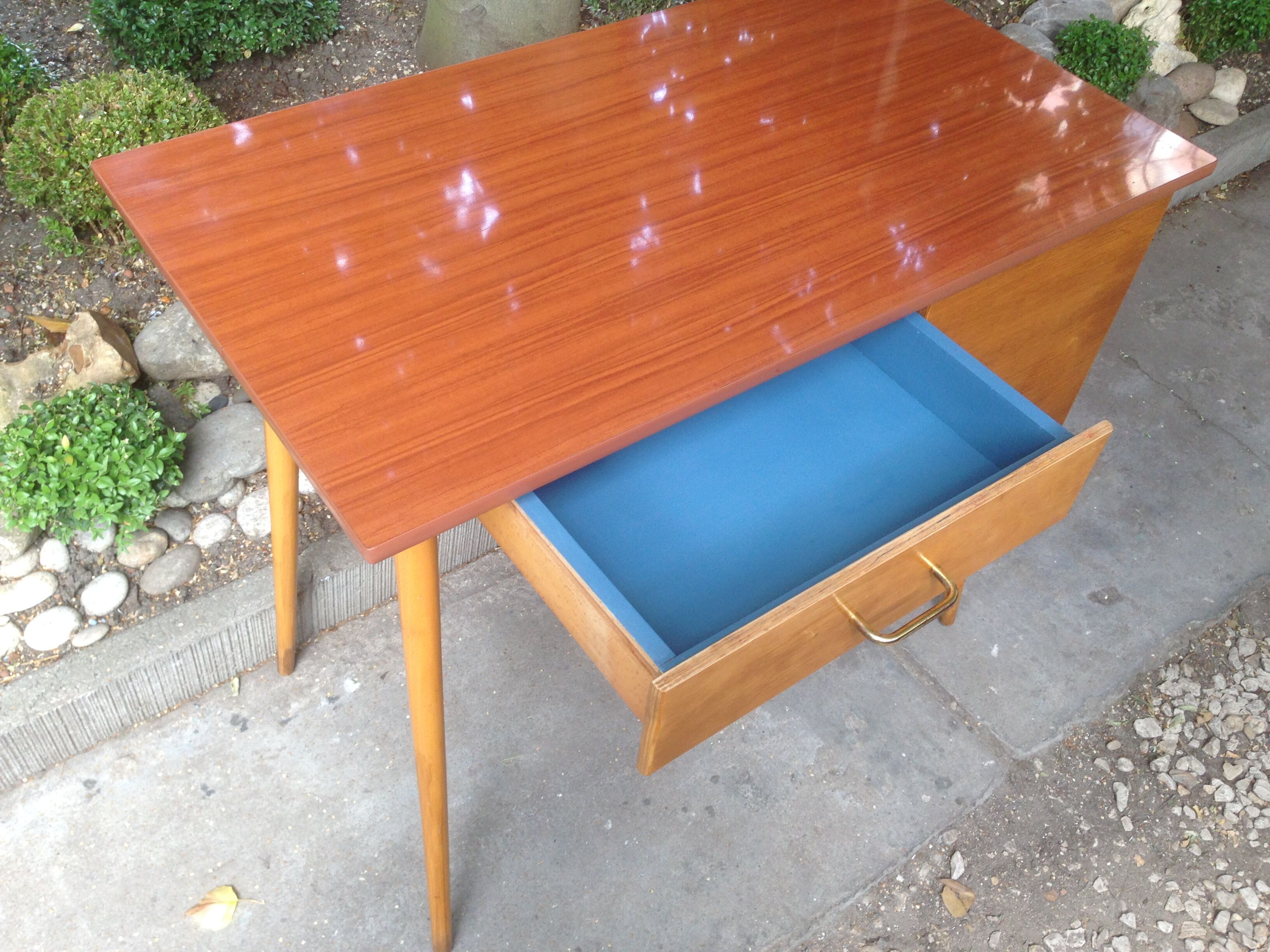 Desk feet compass baumann