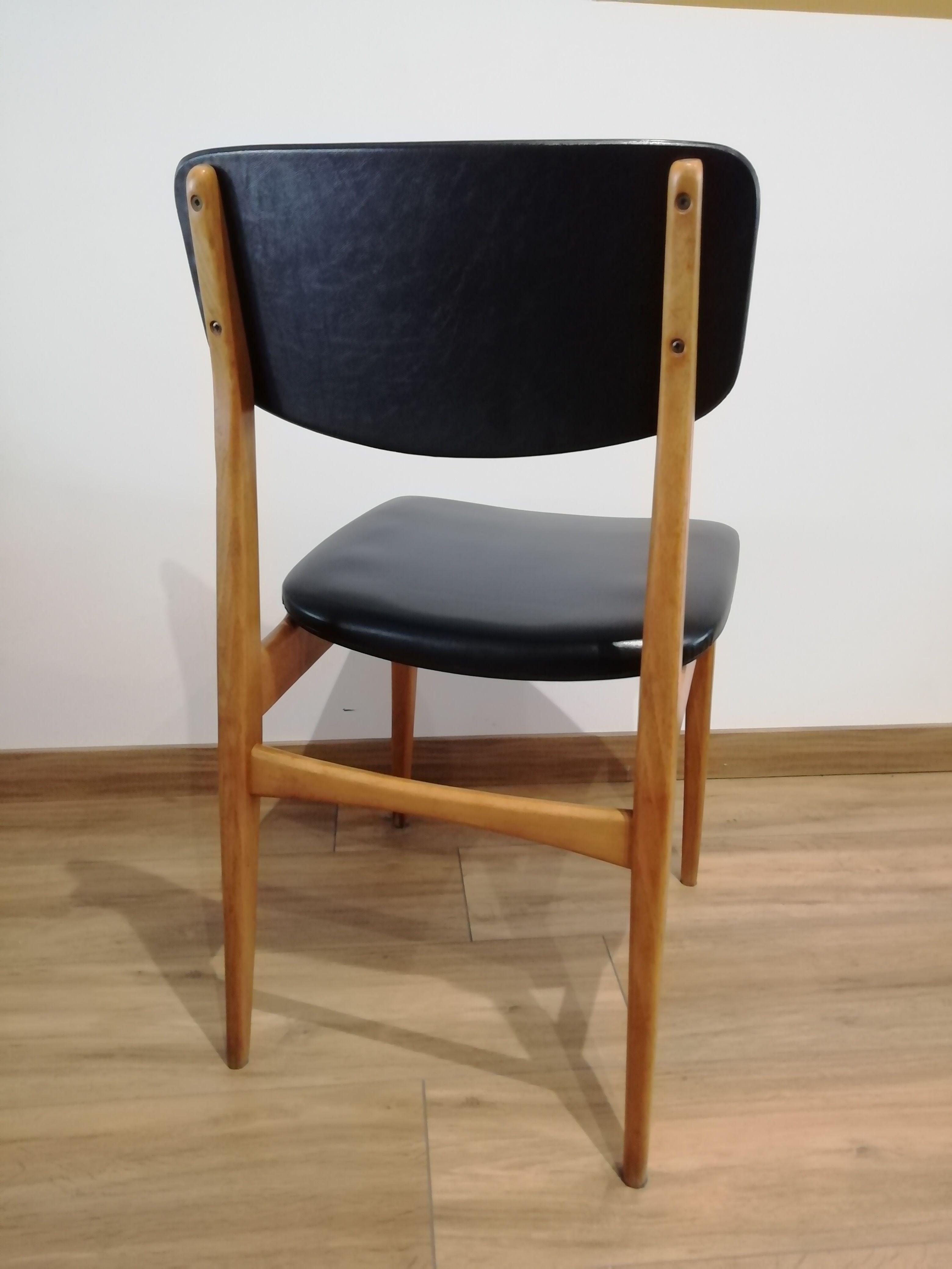 Lot of 4 scandinavian design vintage chairs