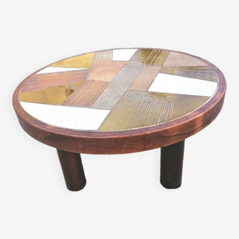 Round coffee table. ceramic