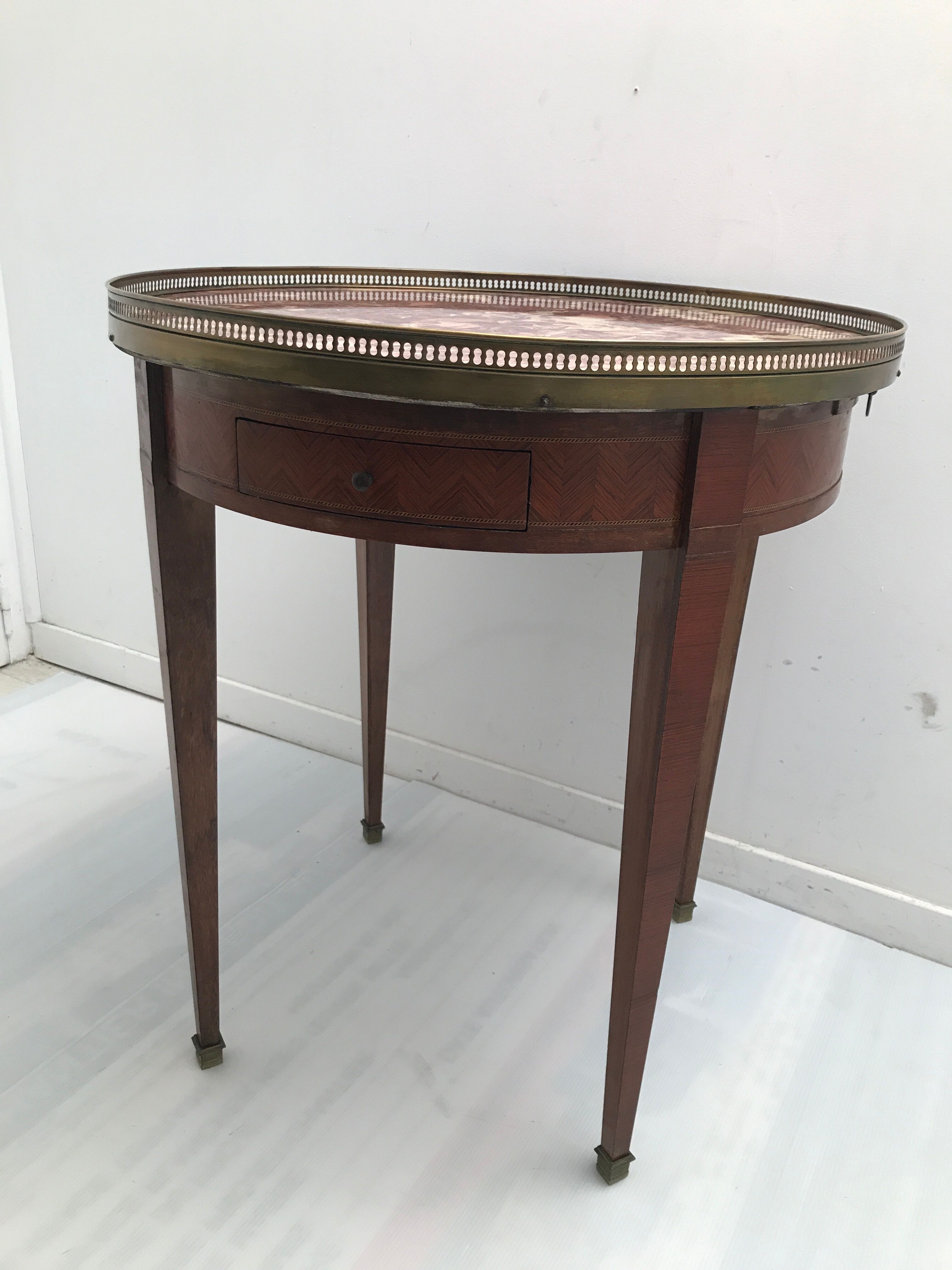 Table in wood, pink breo marble Louis XVI style