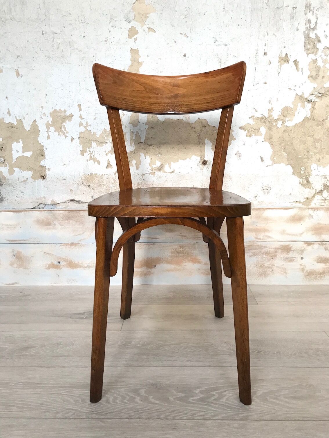 Lot of 16 bistro chairs