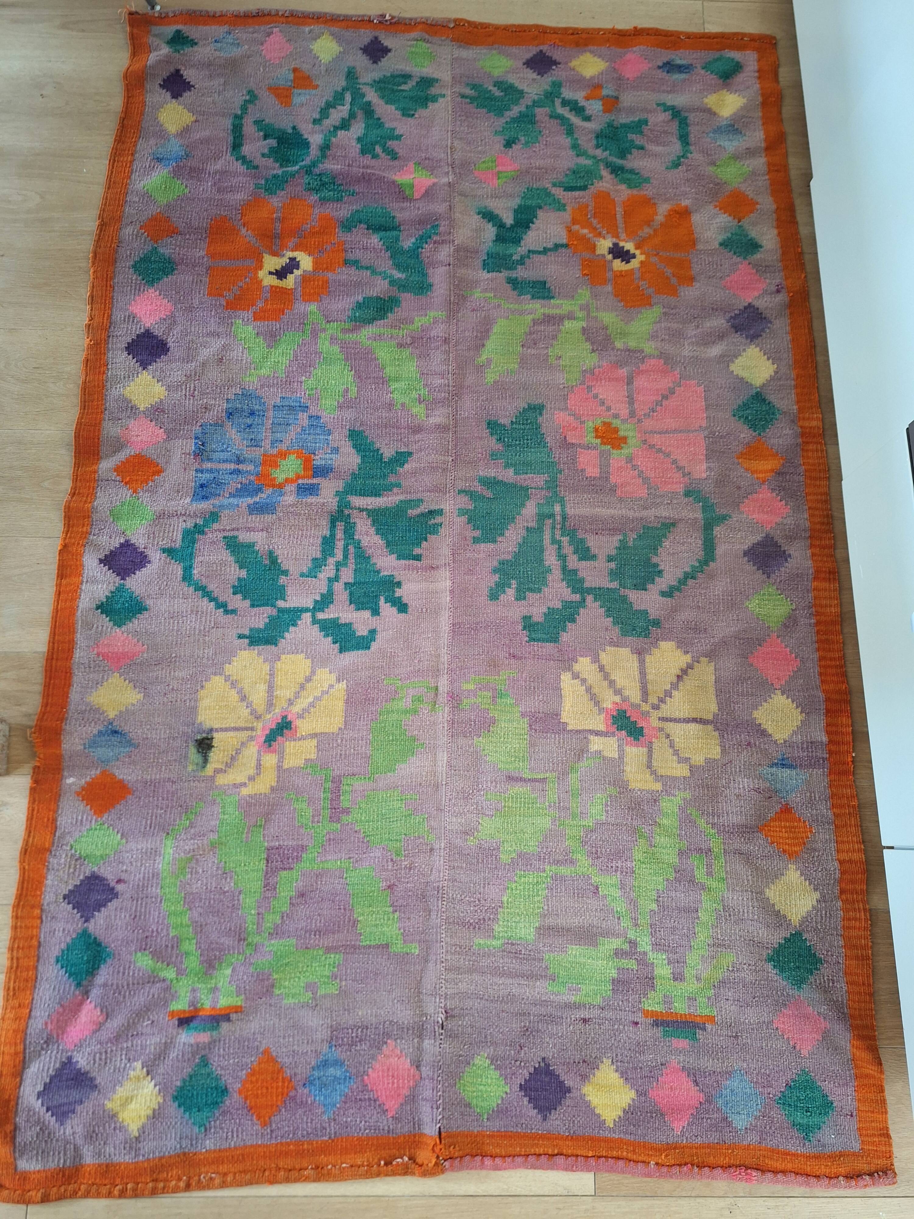 Vintage Woolen Hand Knotted Carpet Keli.
