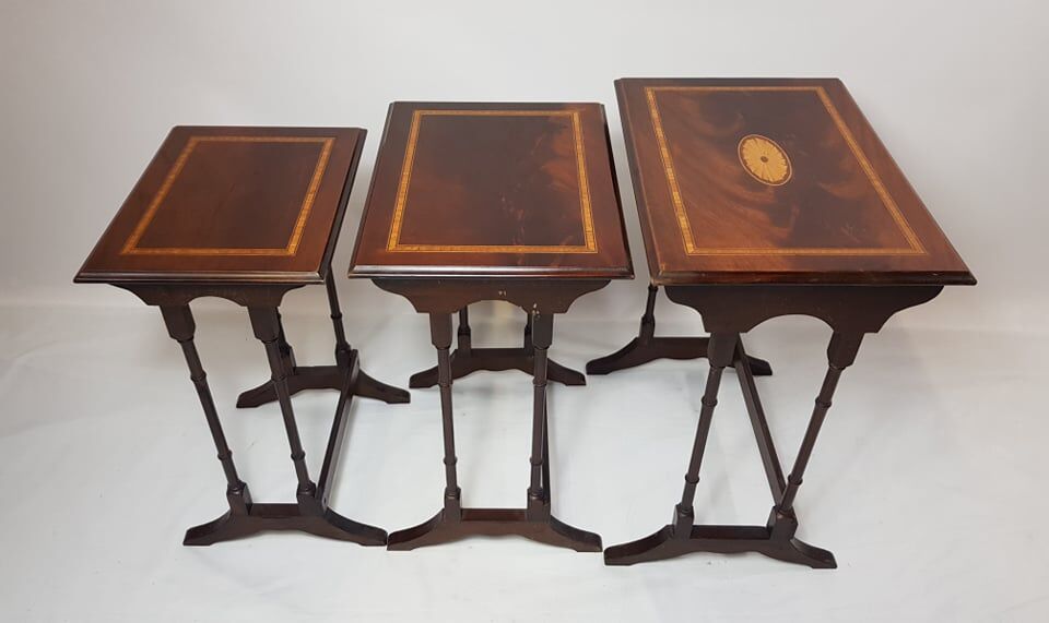 Inlaid trundle table 19th