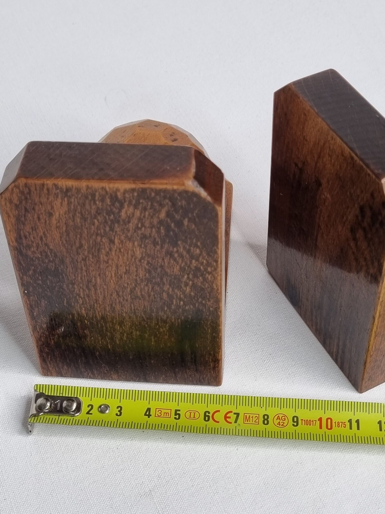 Pair of wooden bookends in art deco style, 10 cm