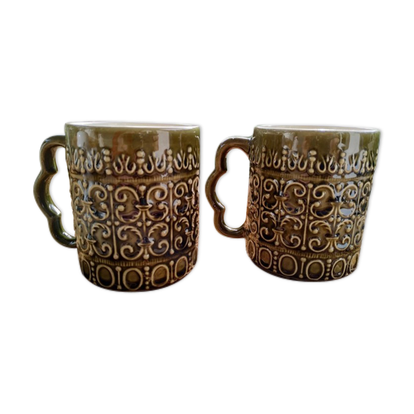 Tasses kaki à relief en céramique portugaise