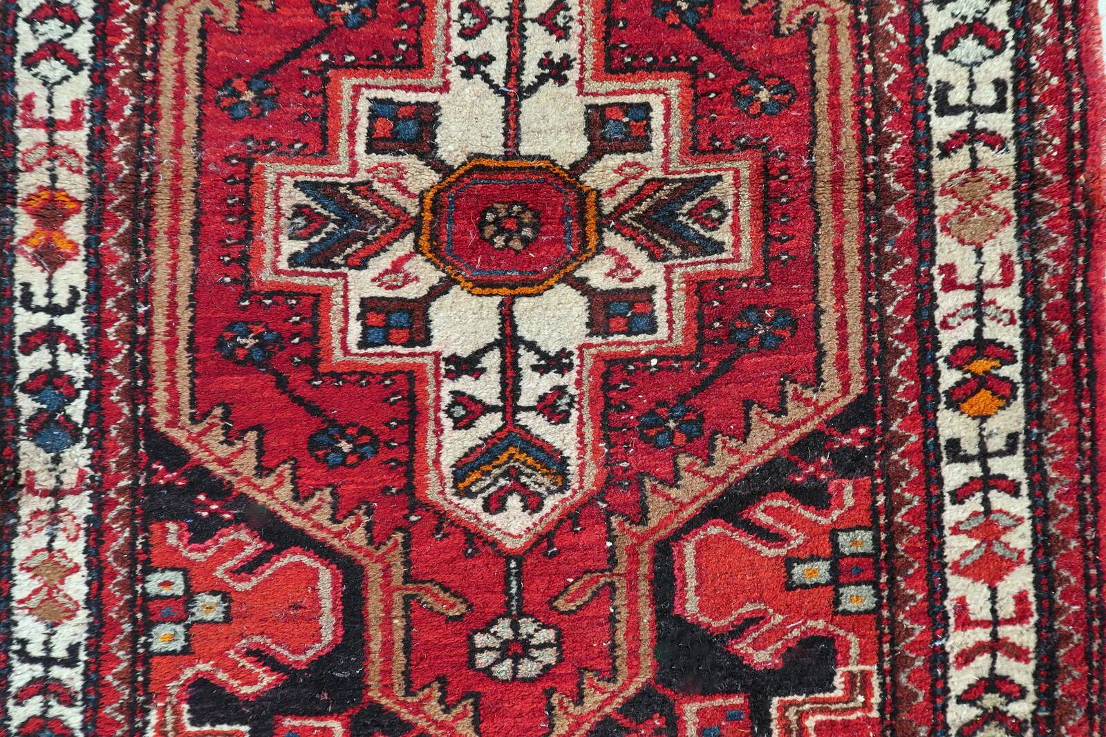 Antique 1920s Persian Hamadan rug 77cm x 121cm