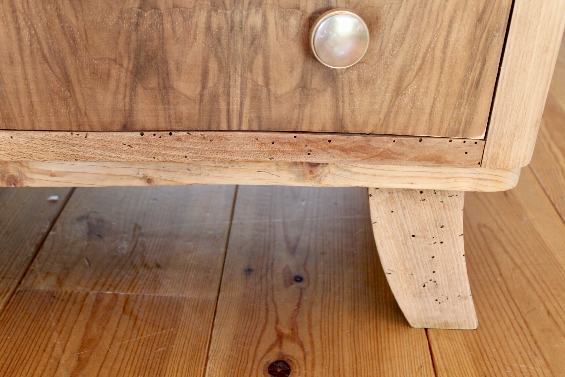 Commode années 30 et son marbre noir