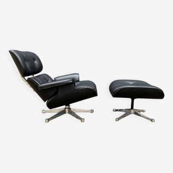 Très vieux, ancien Vitra Eames lounge chair + ottoman (en license de Herman Miller)