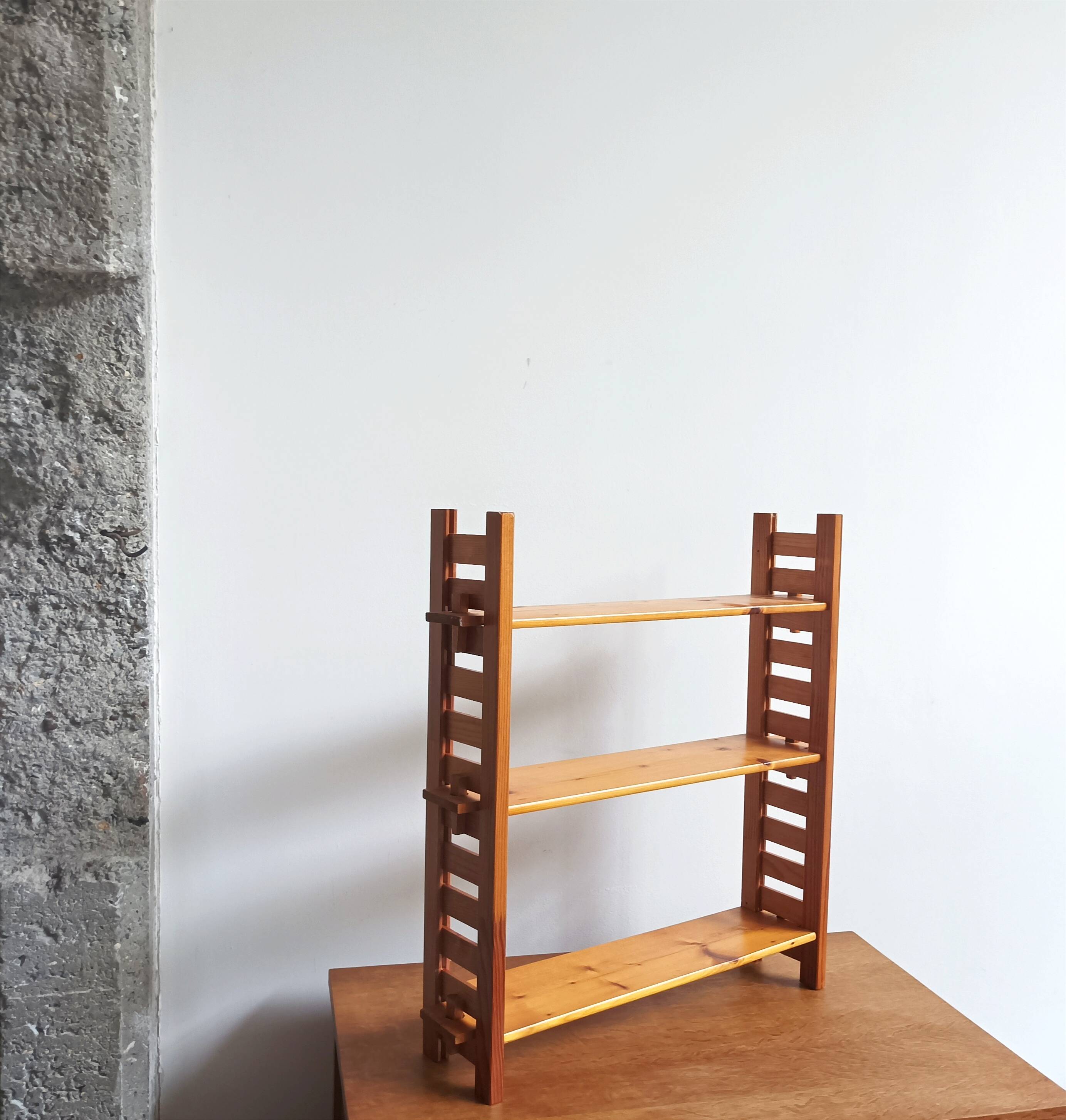 Étagère brutaliste vintage emboîtable