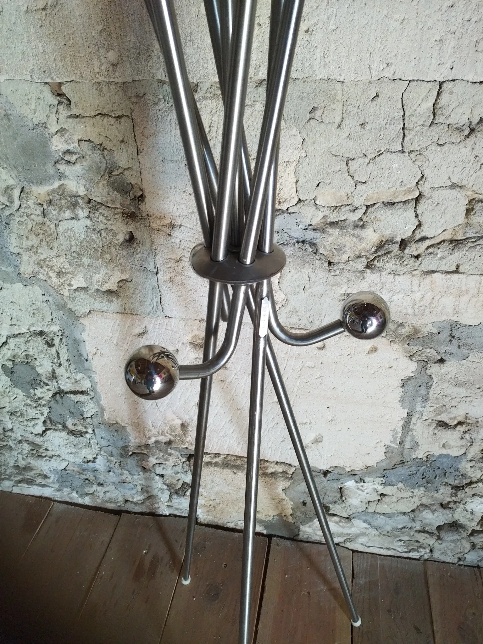 Foldable coat rack