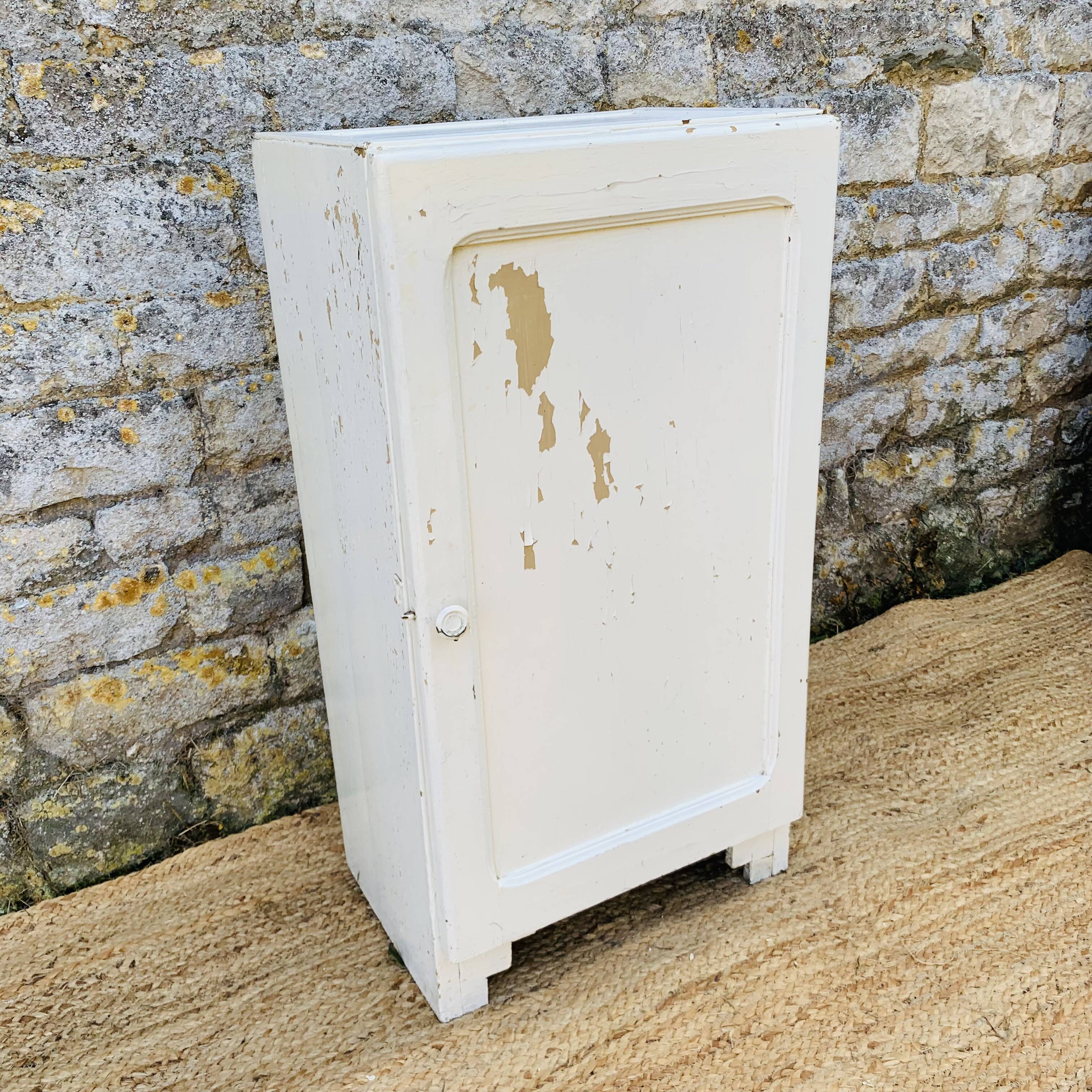 Small white Parisian piece of furniture