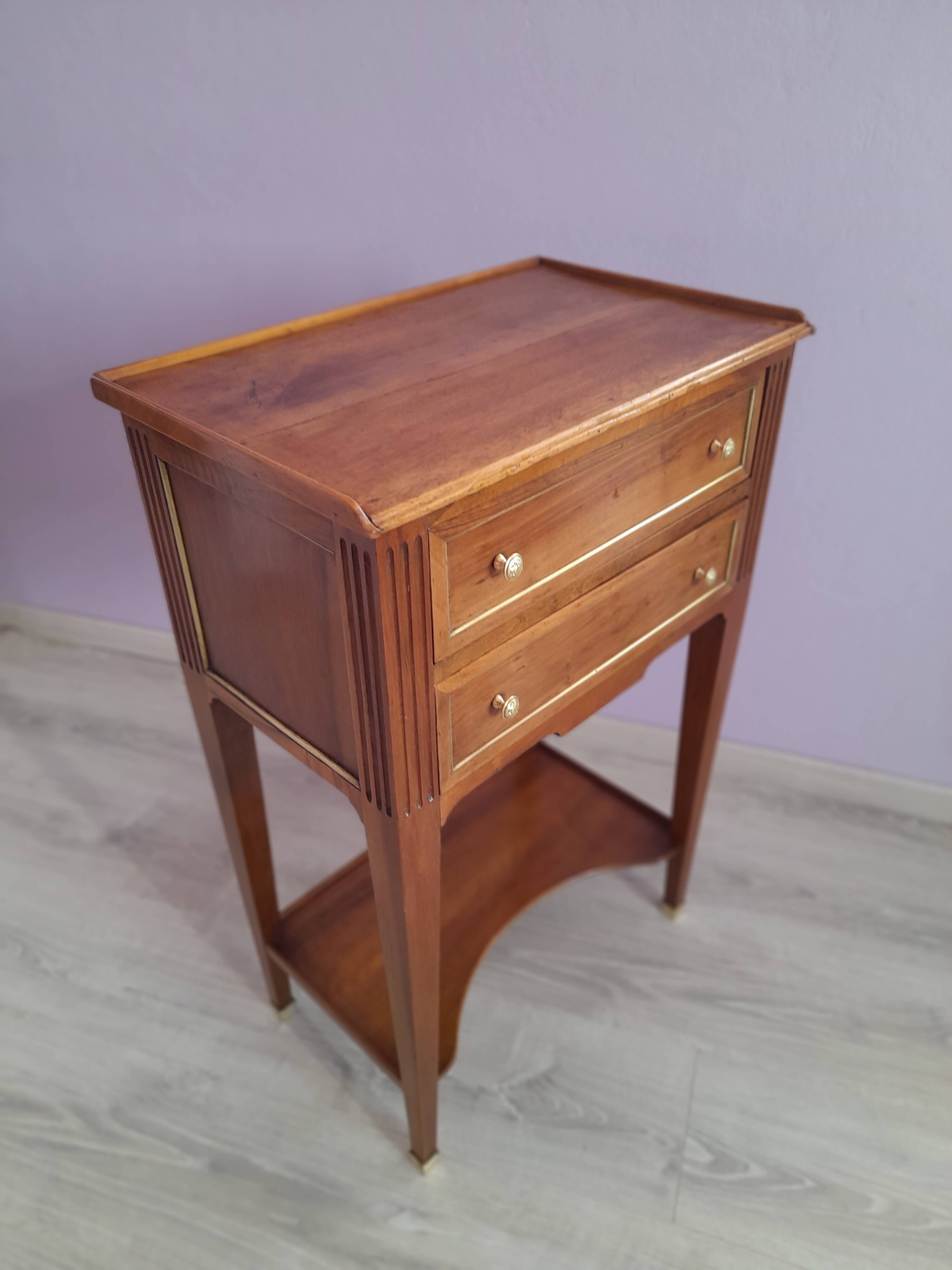 Louis XVI chest of drawers