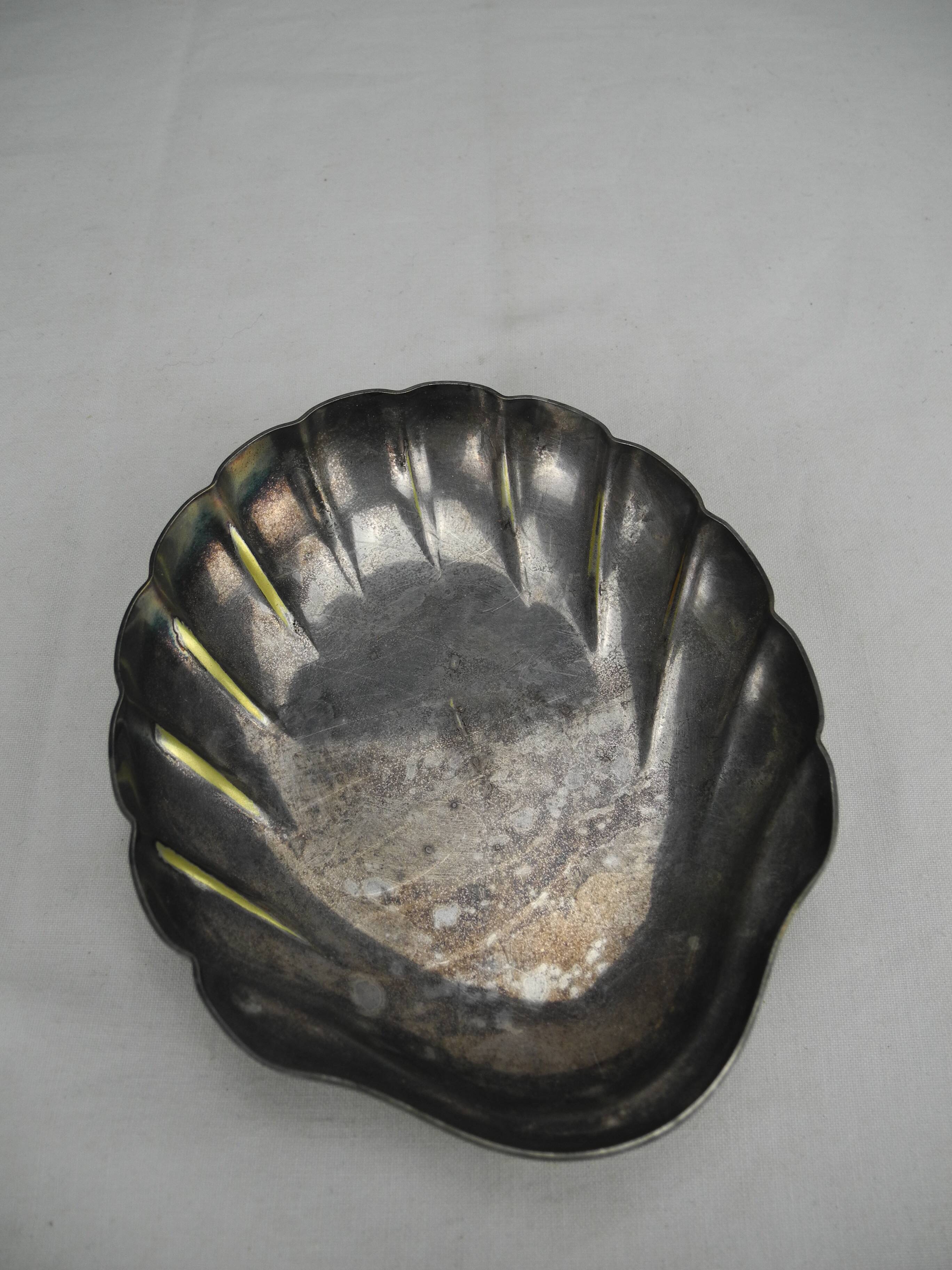 Old French silver metal shell empty pocket d&r old French silver metal shell