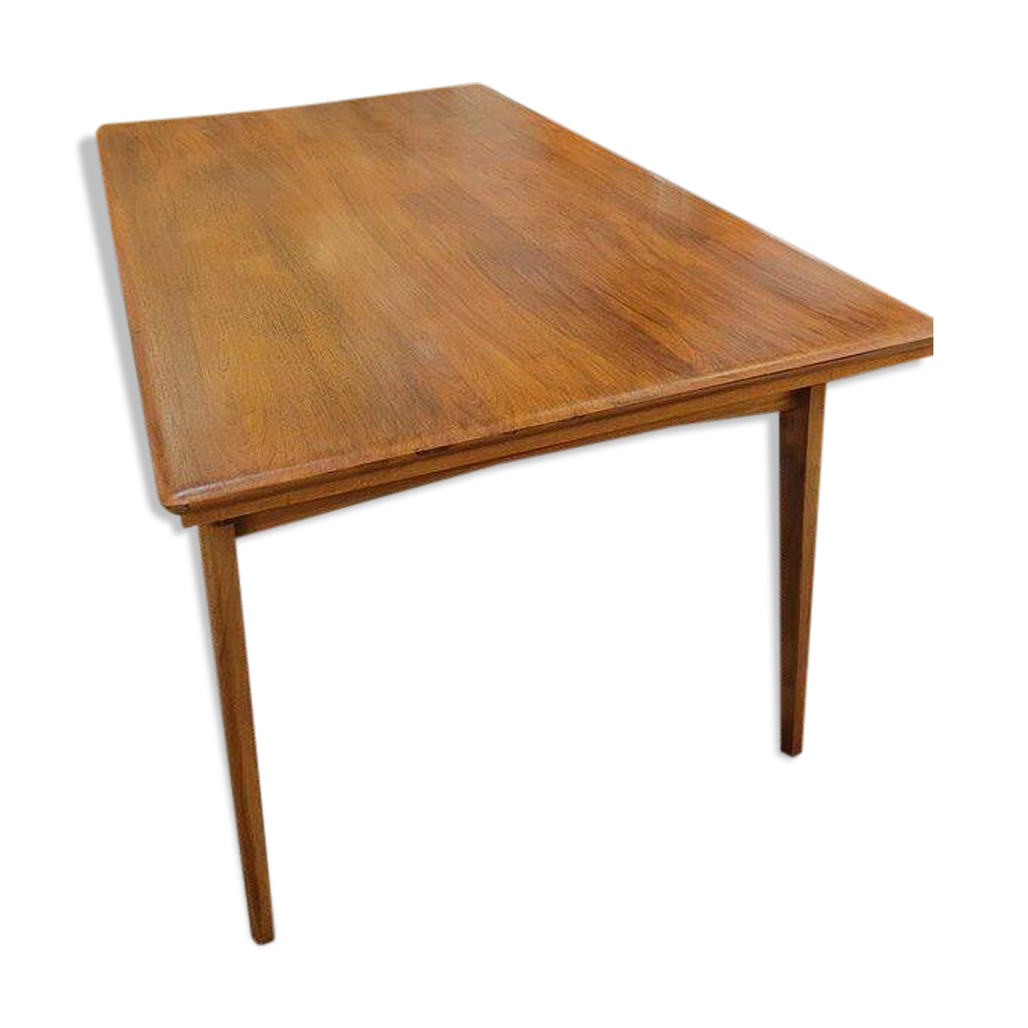 Extendable Scandinavian table