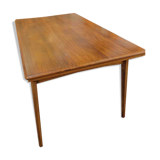 Extendable Scandinavian table