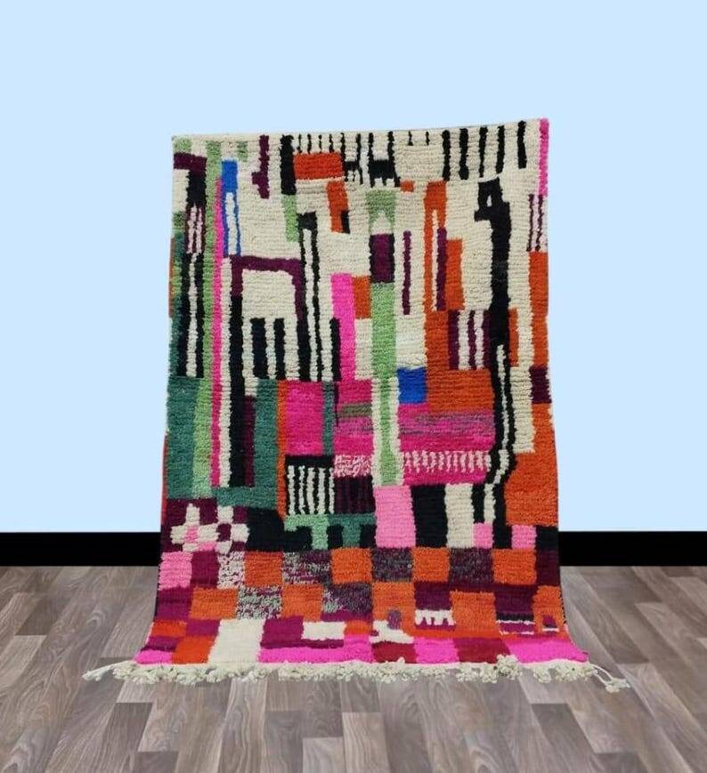 Berber Moroccan rug decorated 250cm x 150cm