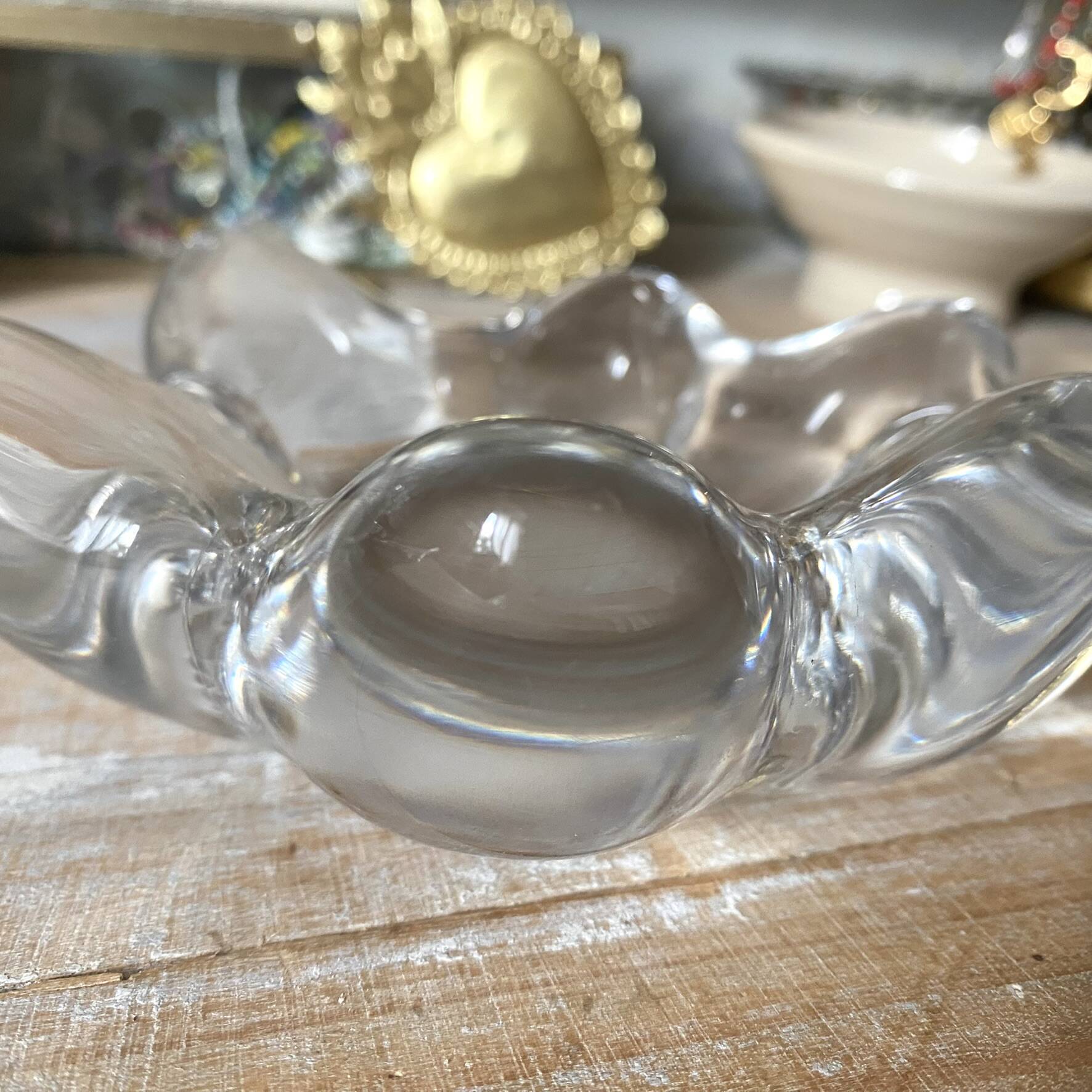 Ashtray in glass crystal in the shape of a star.