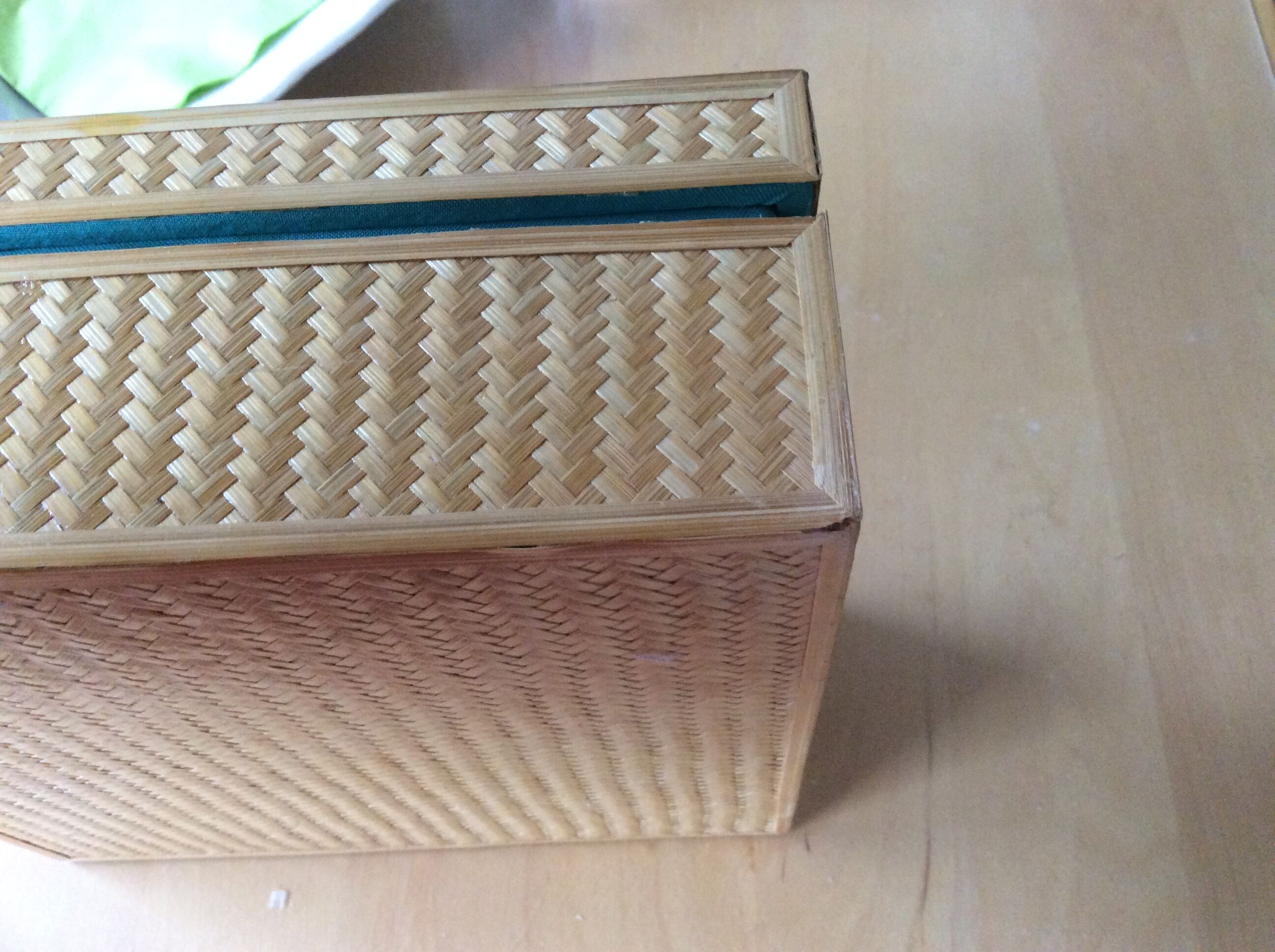Straw marquetry box