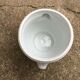 Cache pot moutardier ou saucière en porcelaine blanche