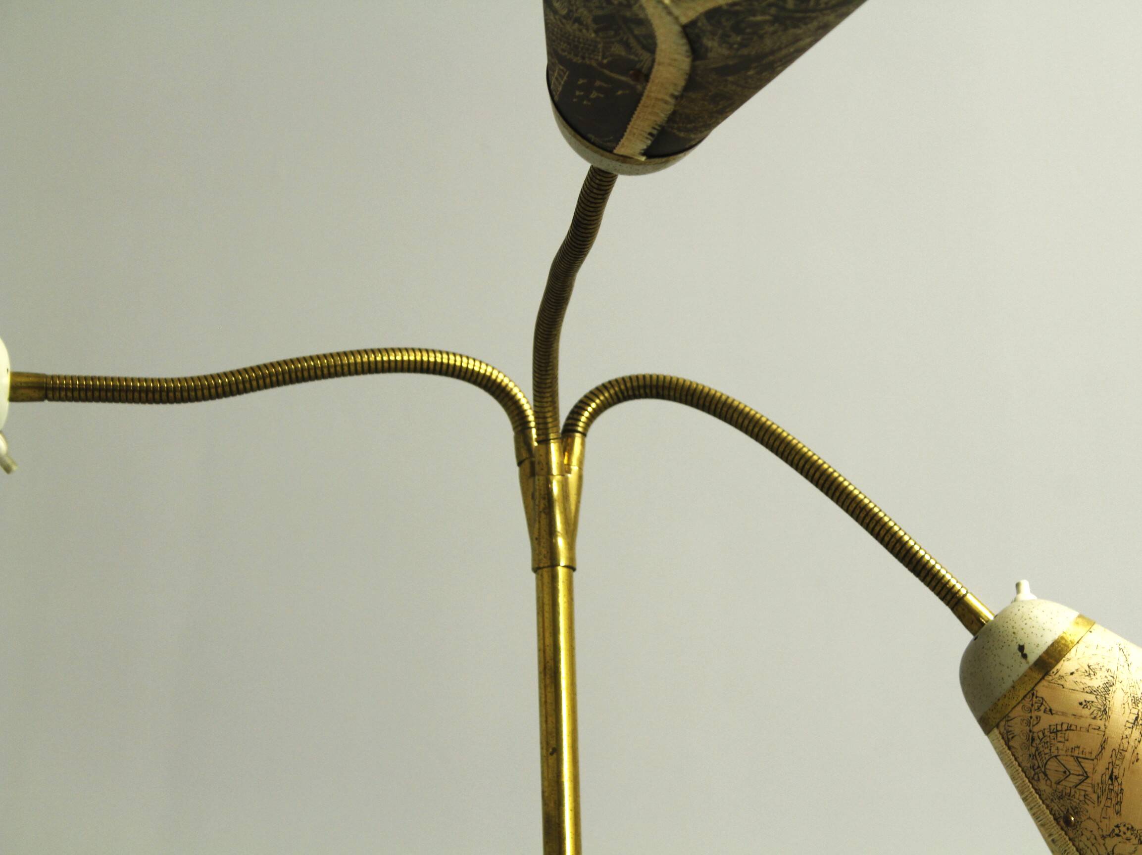 Lampadaire italien à trois lumières en laiton, années 1960