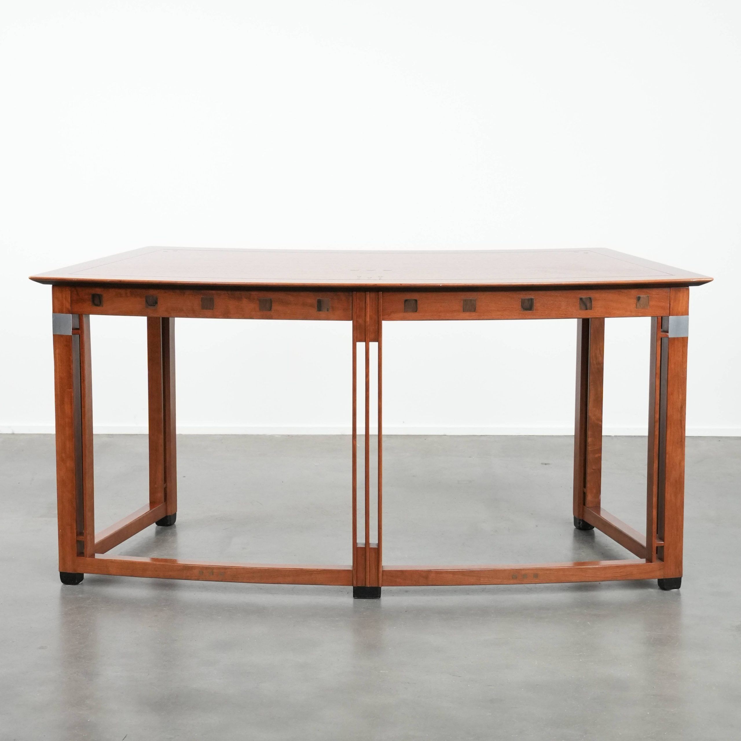 Art Deco design desk with a beautiful finish and elegant shapes