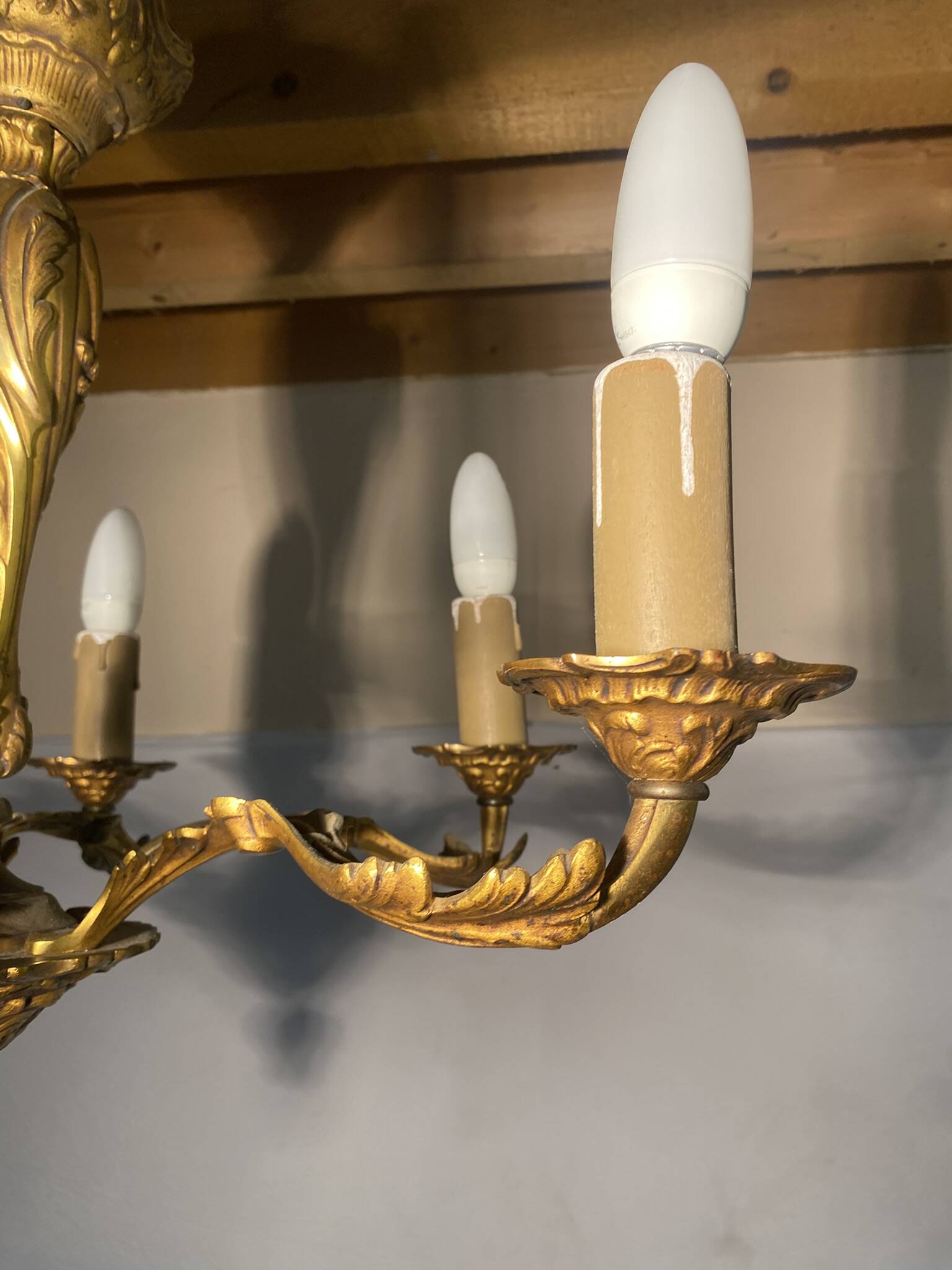 Vintage 6-Light Gold Brass Chandelier - Classic Style