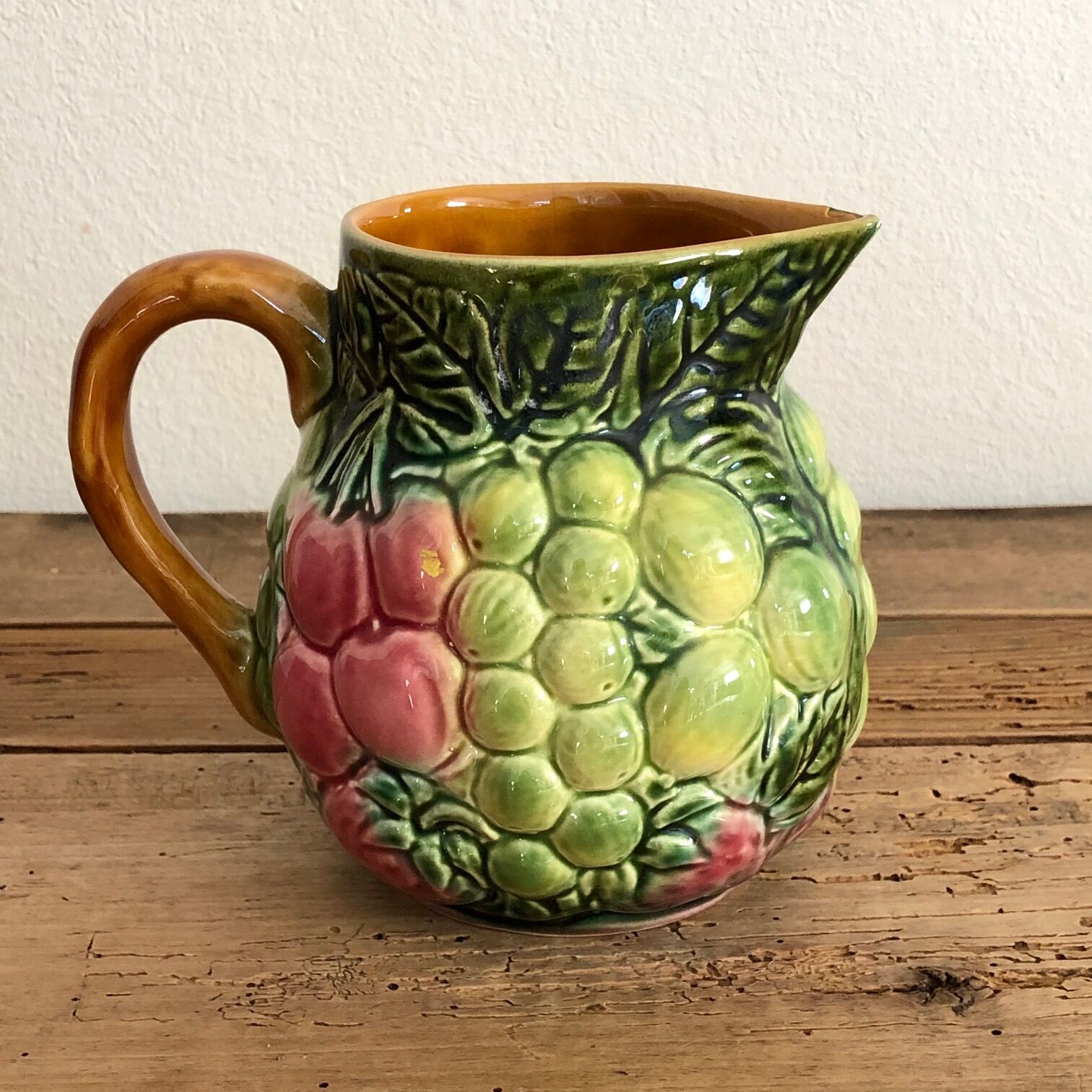 Salins dabbling pitcher the baths