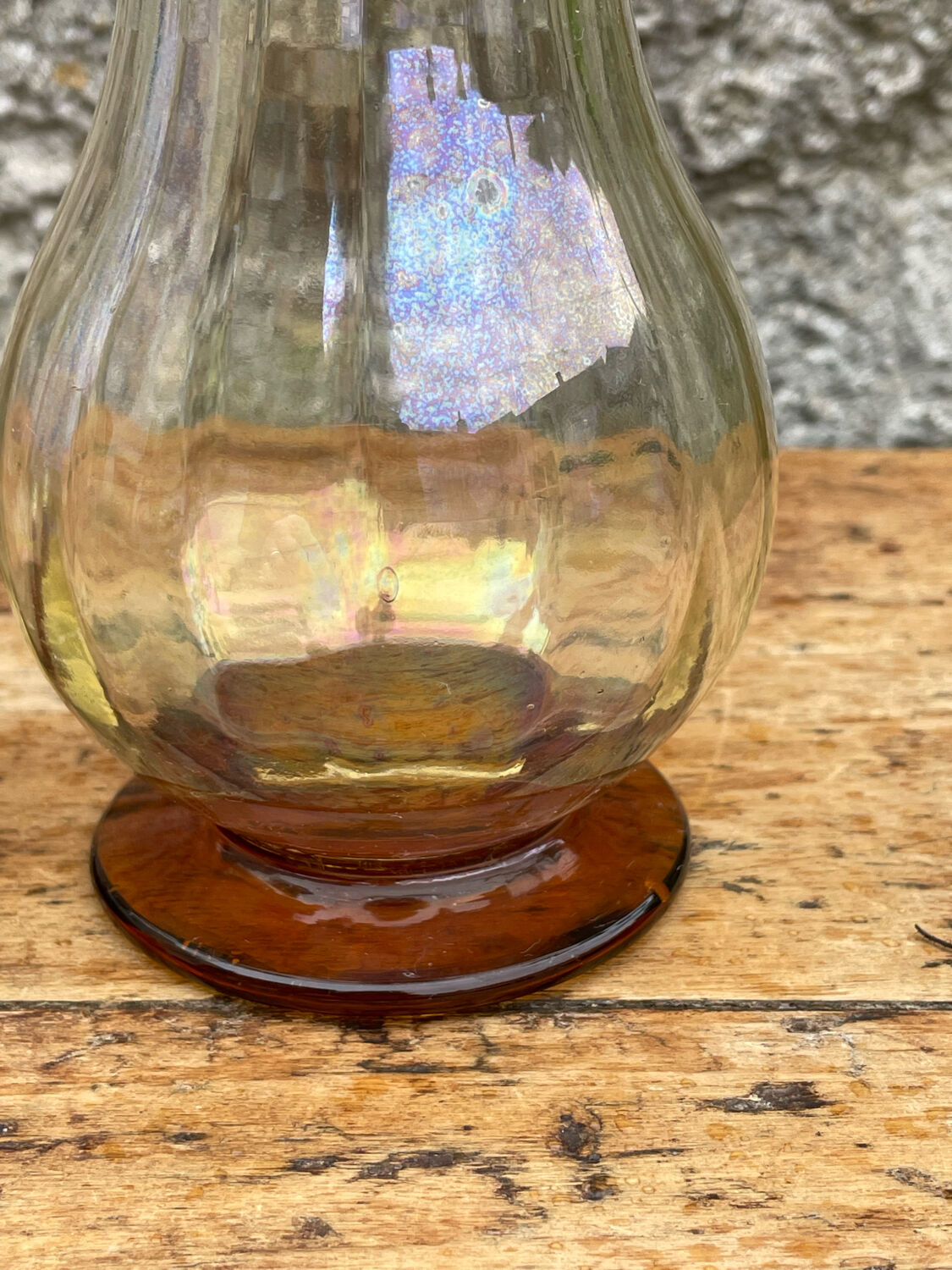 2 carafes cap and vintage amber base