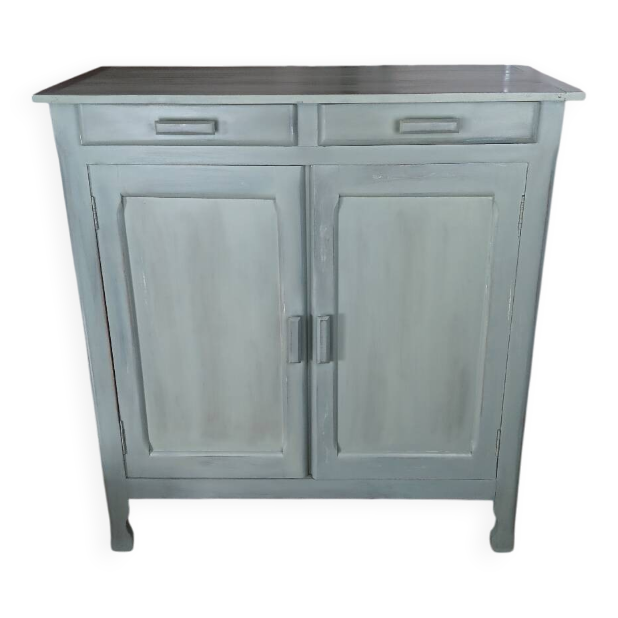 Green Parisian buffet