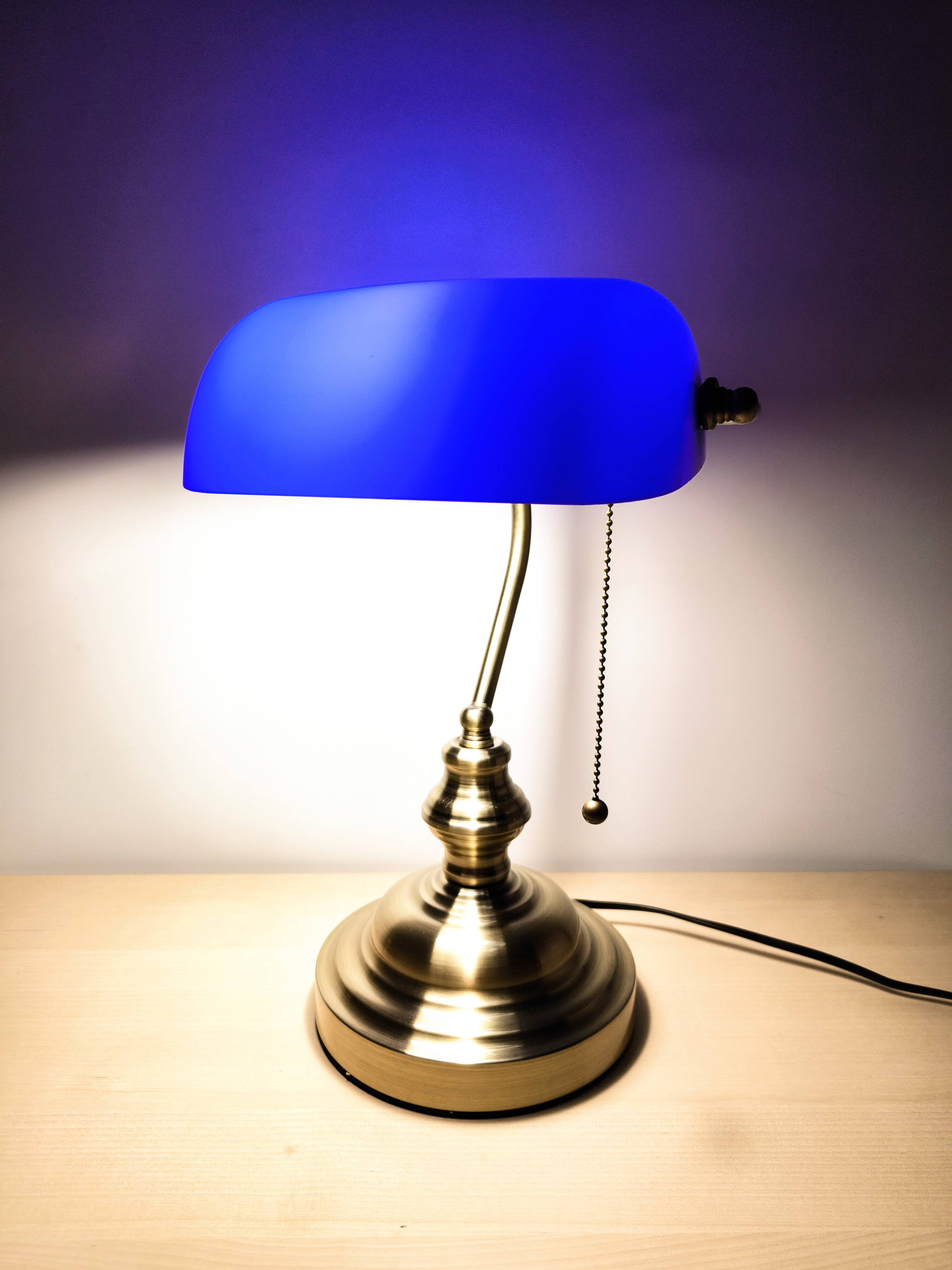 Lampe de banquier vintage en cristal bleu années 80