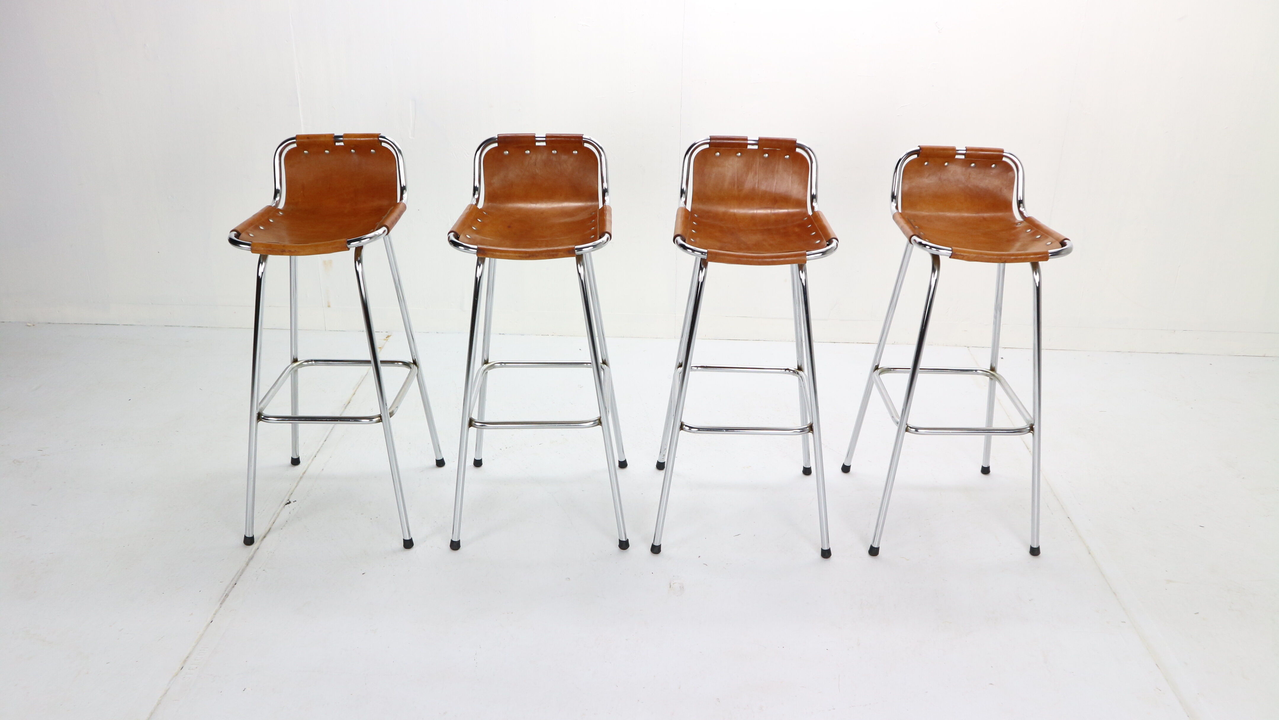 Set of 4 leather barstools