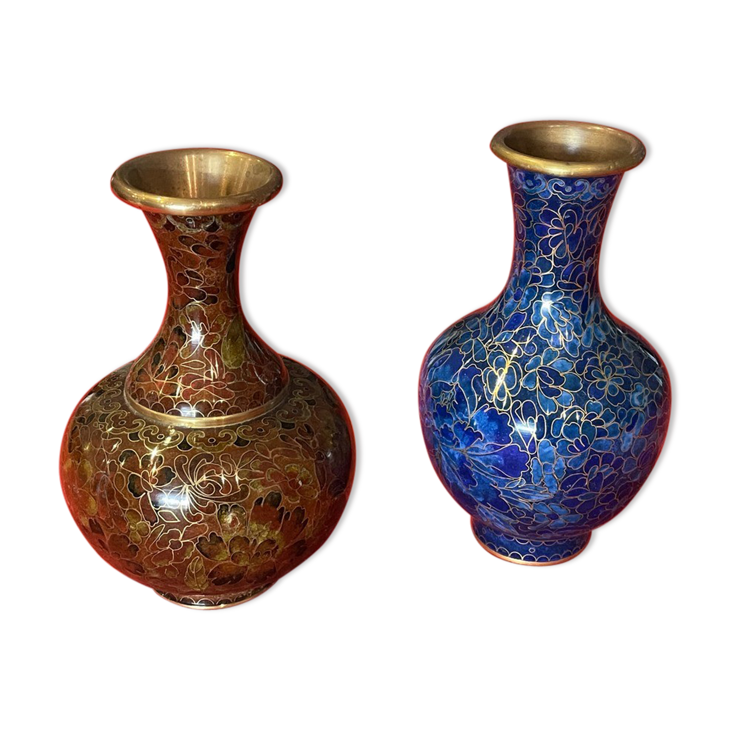 2 vases with floral decoration