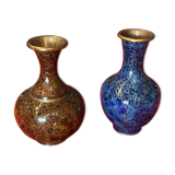 2 vases with floral decoration