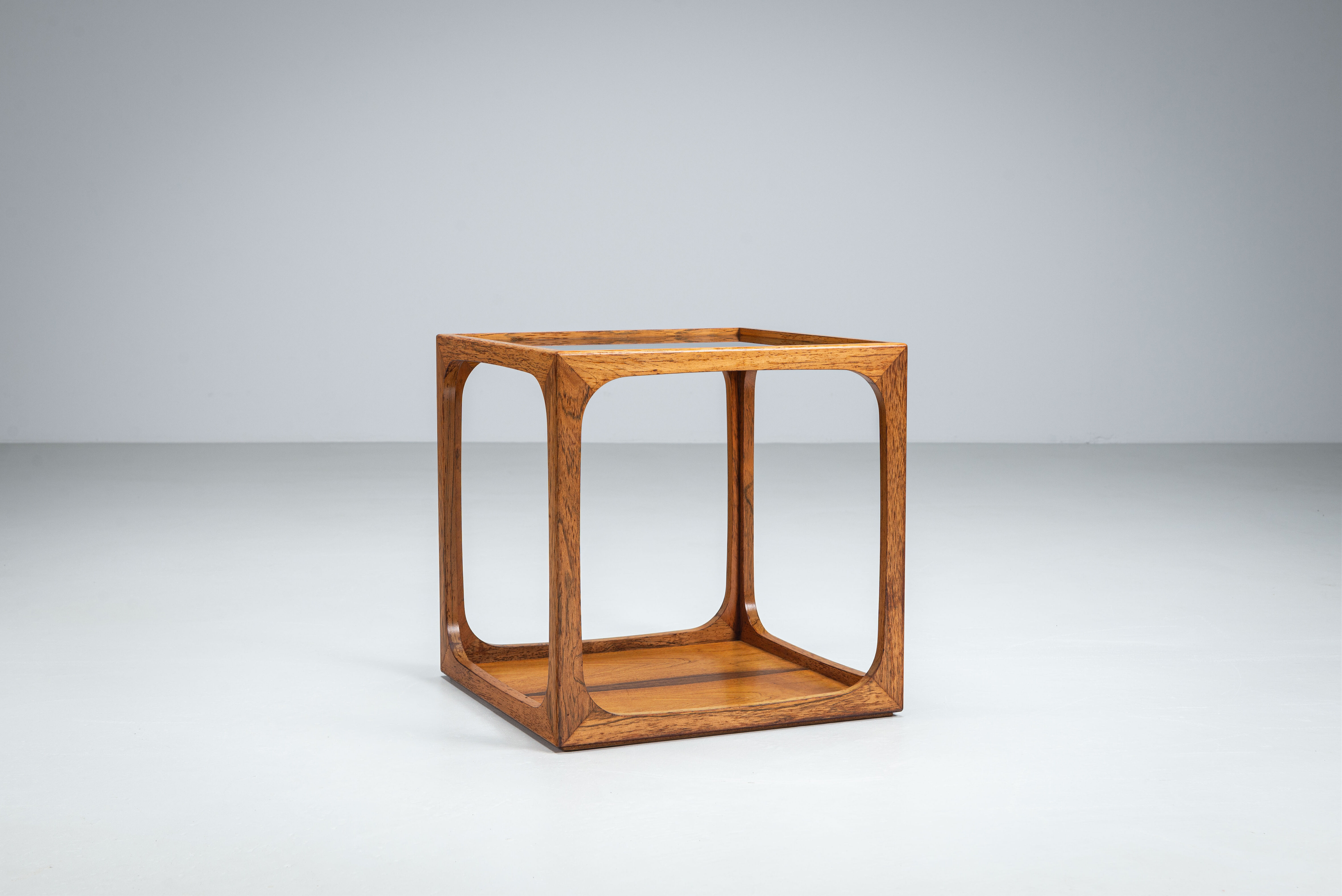 Jacob Brink sidetable in rosewood with smoked glass top