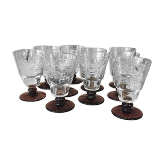 Suite de 10 verres a pied a vin en verre des annees 1930 bi colore