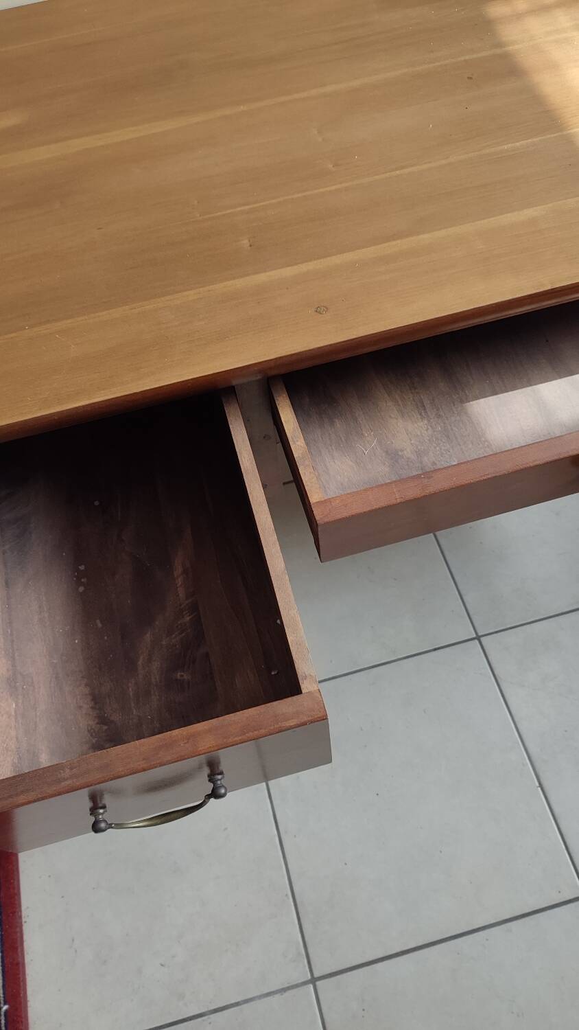 Desk in solid cherry wood