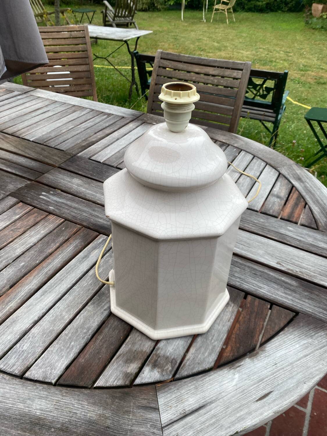 Cracked ceramic lamp