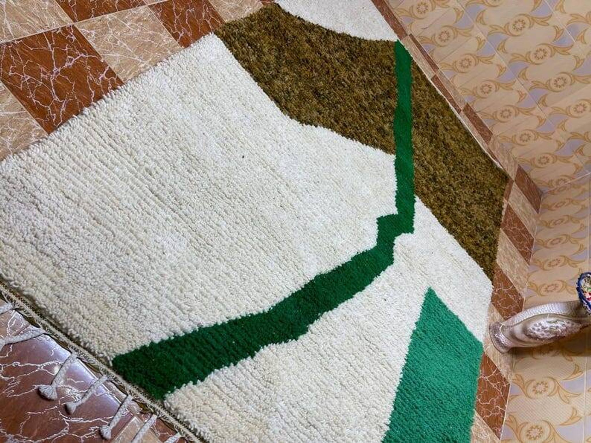 Handmade Berber rug size 150 x 250 cm