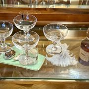 Titre  Desserte Hollywood Regency chrome & verre – années 70
