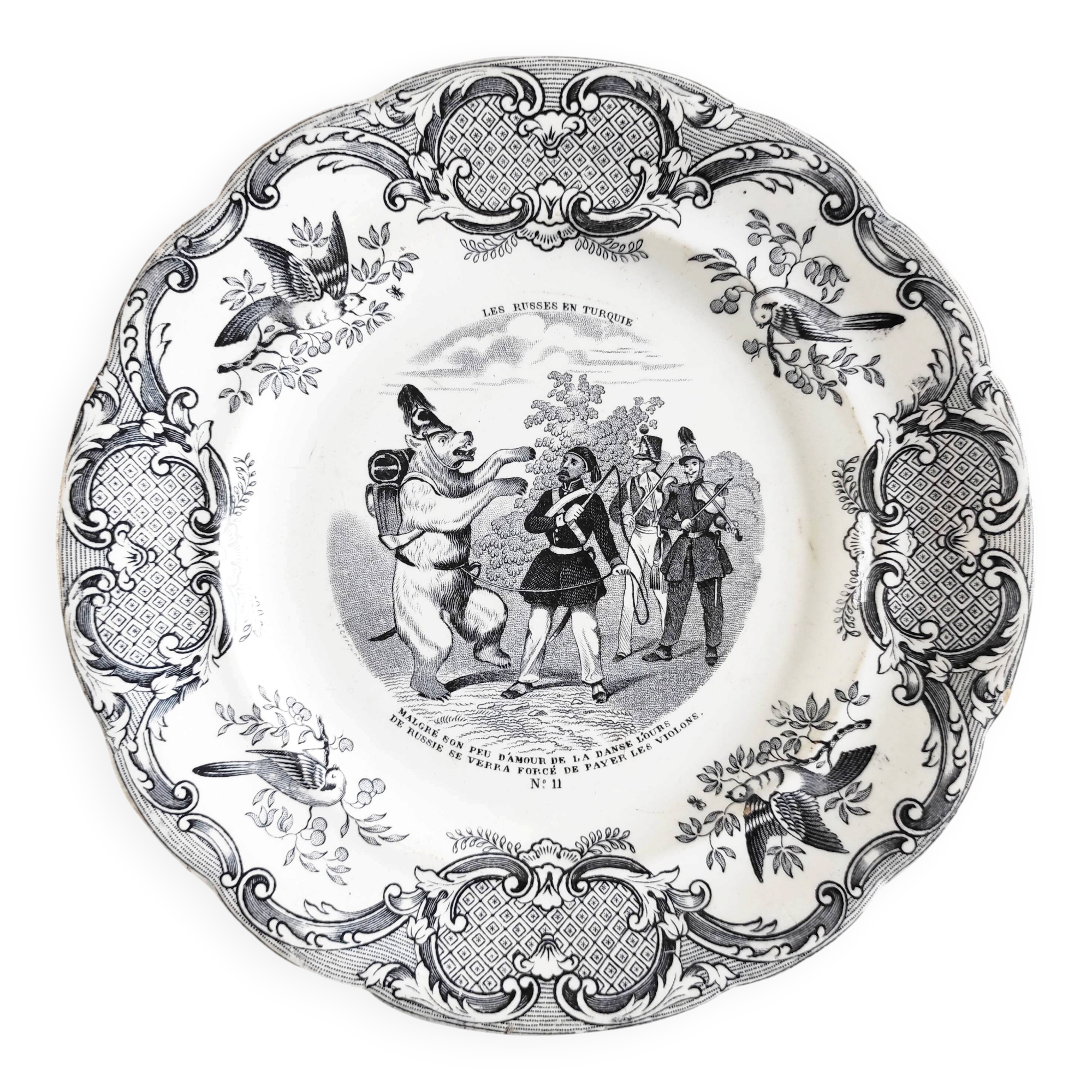 Assiette parlante de Gien Les Russes en Turquie l'Ours