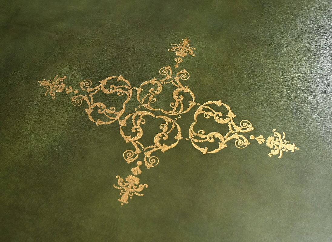 Walnut desk, Louis-Philippe style – Early 20th century