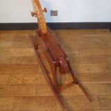 Cheval de bois ancien à bascule