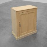 Meuble en pin du XIXe siècle provenant de Provence.