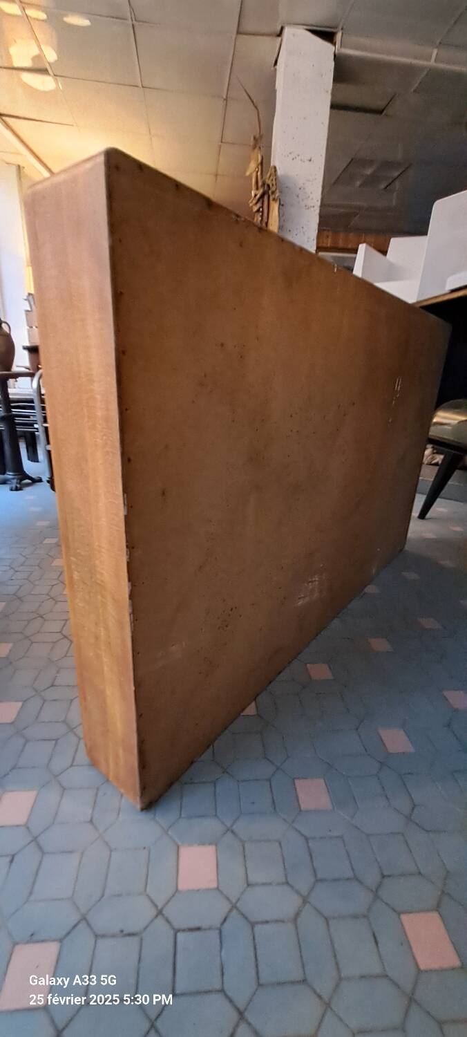 Wall display cabinet shelf