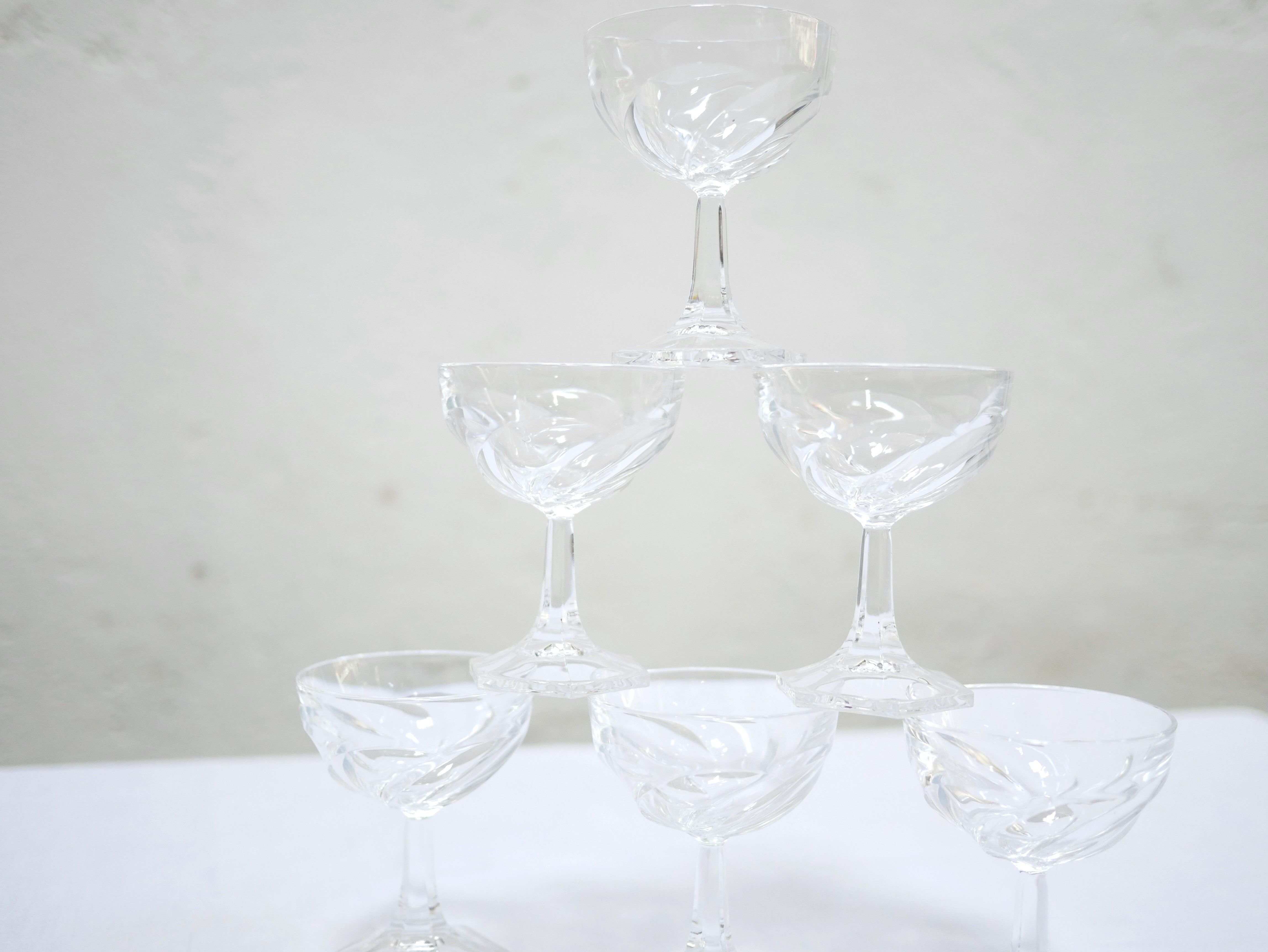 Series of 6 vintage crystal champagne glasses