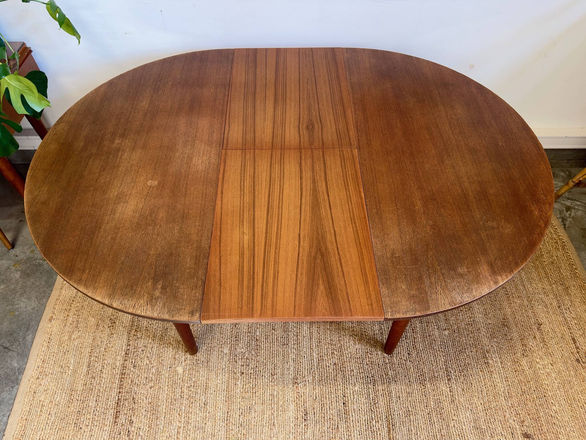 Table scandinave extensible en teck – années 60