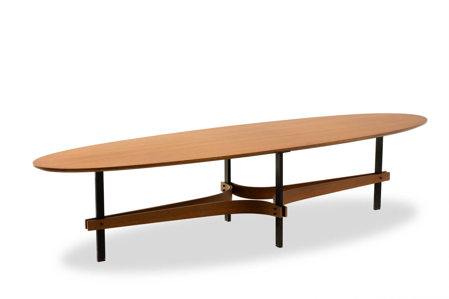 Guglielmo Ulrich. Oval coffee table in blonde teak. 1950s-60s.