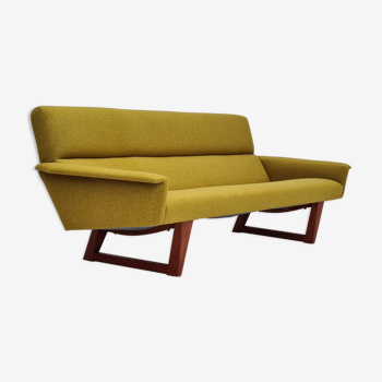 60s, Danish design by Illum Wikkelsø, 3 pers. sofa model H.M.11, reupholstered