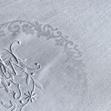 Service of 12 towels